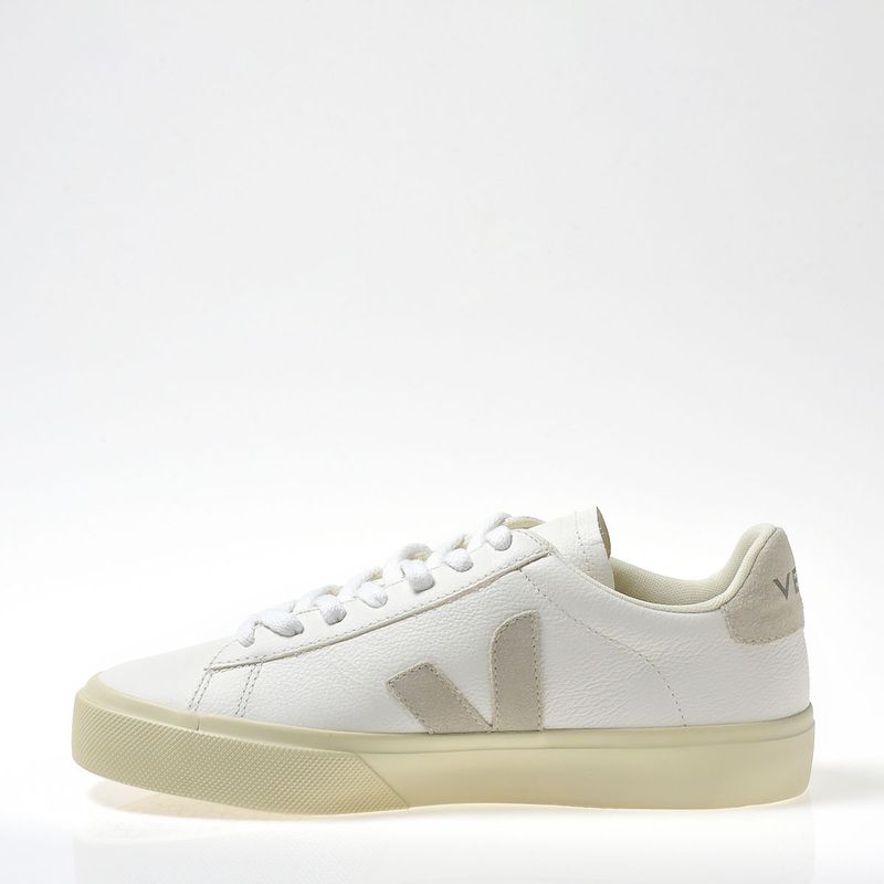 CP052429A-Tenis-Vert-Campo-Chromefree-Extra-White-Natural-Suede-Variacao2