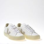 CP052429A-Tenis-Vert-Campo-Chromefree-Extra-White-Natural-Suede-Variacao3