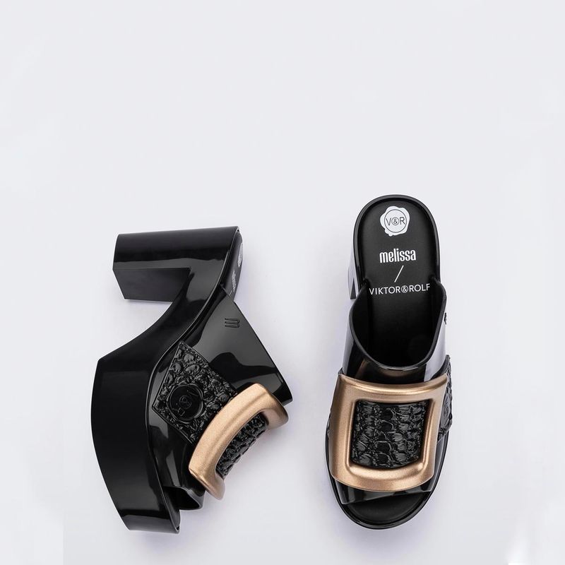 33597-MELISSA-MULE-BUCKLE-UP---VIKTOR-AND-ROLF-PRETO-DOURADO-VARIACAO3