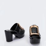 33597-MELISSA-MULE-BUCKLE-UP---VIKTOR-AND-ROLF-PRETO-DOURADO-VARIACAO4