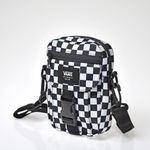 VN0A5FGKHU0-Bolsa-Vans-New-Varsity-Shoulder-Bag-Black-White-Variacao3