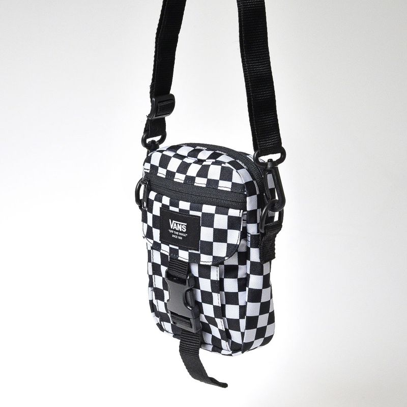 VN0A5FGKHU0-Bolsa-Vans-New-Varsity-Shoulder-Bag-Black-White-Variacao5