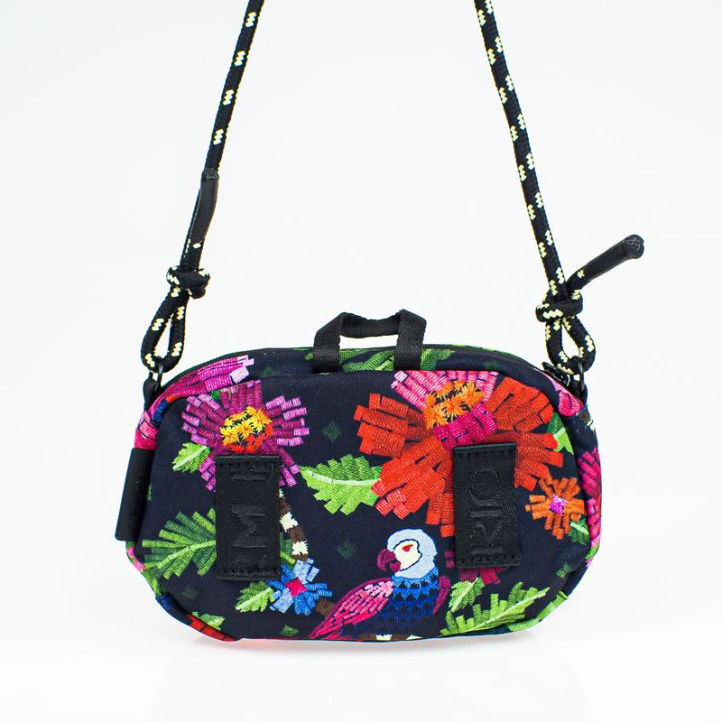 71011425-Bolsa-Farm-Chuchu-Florescer-Black-variacao6