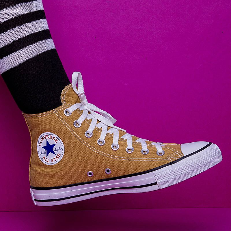 Tenis-Converse-Chuck-Taylor-All-Star-Seasonal-Mel-Queimado-Preto-Branco-CT04190068