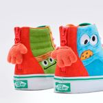 VN000C4NBMC---Tenis-Vans-Infantil-x-Sesame-Street-SK8-HI-Multi-Variacao6