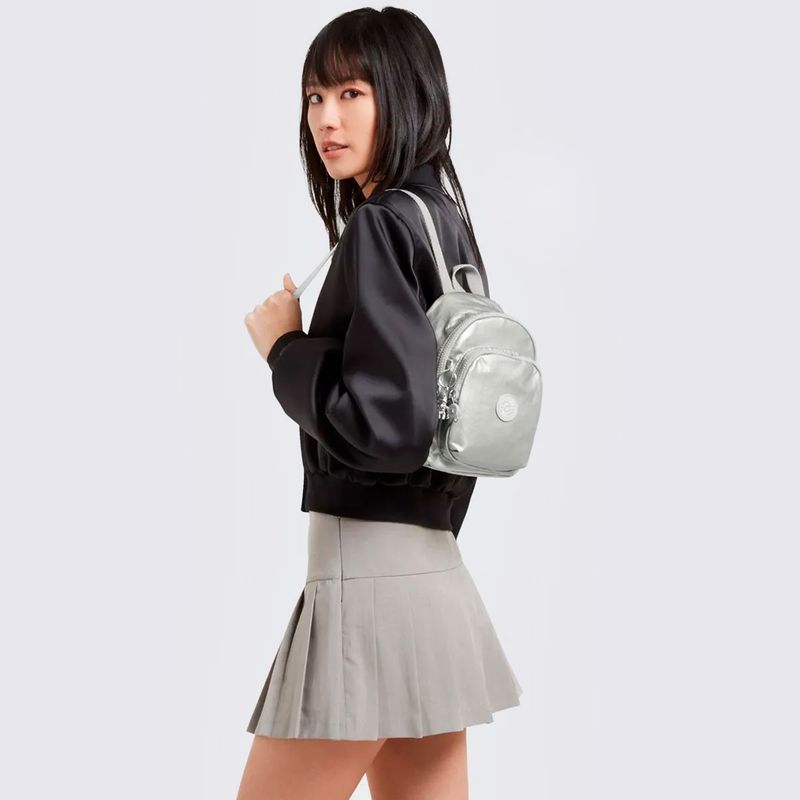 I7902QD7-MOCHILA-KIPLING-DELIA-COMPACT-CINZAVARIACAO06