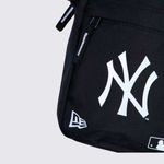 MBP19BAG006-Mini-Bolsa-Transversal-New-Era-MLB-New-York-Yankees-Preta-04