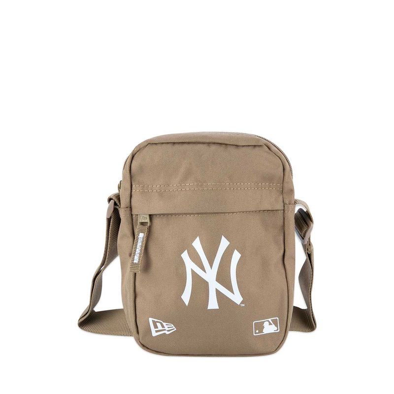 MBP22BAG004-Mini-Bolsa-Transversal-New-Era-New-York-Yankees-Kaki.01