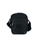 MBP22BAG005-Mini-Bolsa-Transversal-New-Era-New-York-Yankees-Black-on-Black-01