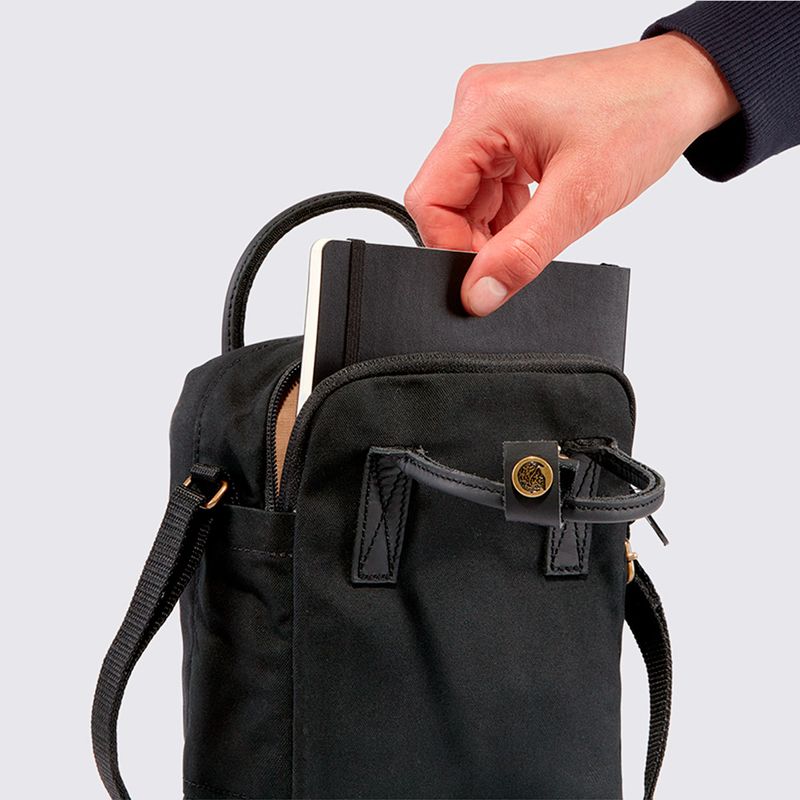 F23799550-Bolsa-Fjallraven-KANKEN-NO.2-BLACK-SLING-Preto-10