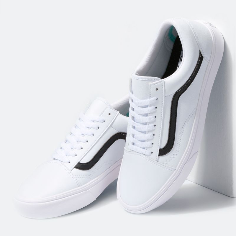 Tenis-Vans-Comfycush-Old-Skool-Classic-Tumble-True-White-VN0A3WMAODJ-Variacao5