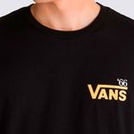 VN000HFTBLKC-Camiseta-Vans-Posted-SS-Black-variacao3