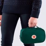 F23784667-Necessaire-Fjallraven-Kanken-Toiletry-Bag-Verde-variacao2