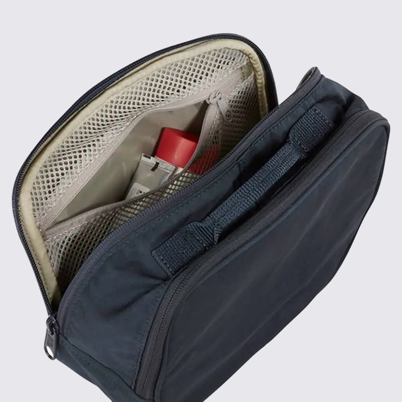 F23784560-Necessaire-Fjallraven-Kanken-Toiletry-Bag-Azul-variacao-03.jpg
