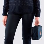 F23784560-Necessaire-Fjallraven-Kanken-Toiletry-Bag-Azul-variacao-05.jpg