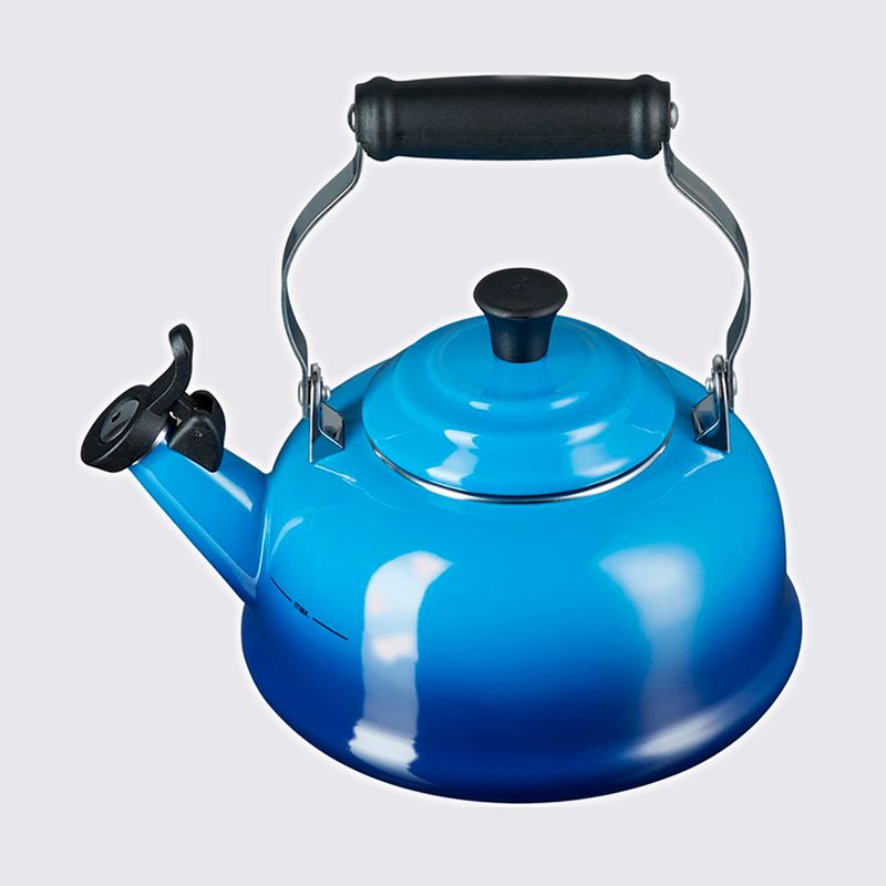 40104022200000-Chaleira-Tradicional-Le-Creuset-Azure-1,6-L-variacao2.jpg