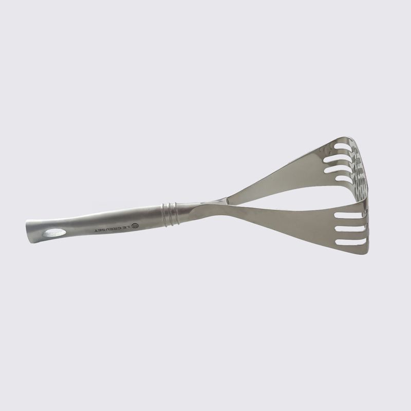 41002000010000-Amassador-De-Batatas-Le-Creuset-Revolution-Aco-Inox-variacao-03.jpg