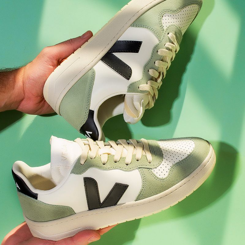 Tênis Veja V-10 Leather Pure Black Clay VI0220500A - Menina