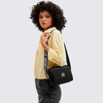I59869SB-Bolsa-Kipling-Abanu-M-Zip-Preto-variacao6
