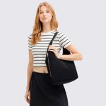 I603162Q-Bolsa-Kipling-Eanna-Zip-Preto-variacao6