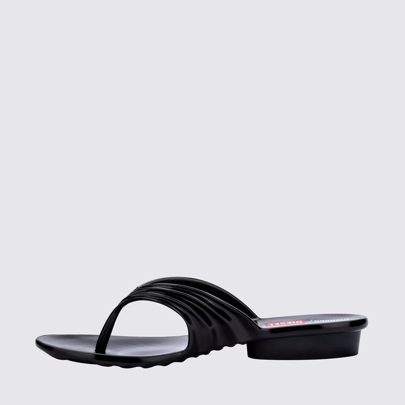 36151---MELISSA-QUANTUM-THONG---DIESEL-AD-BP733---PRETO-variacao-02