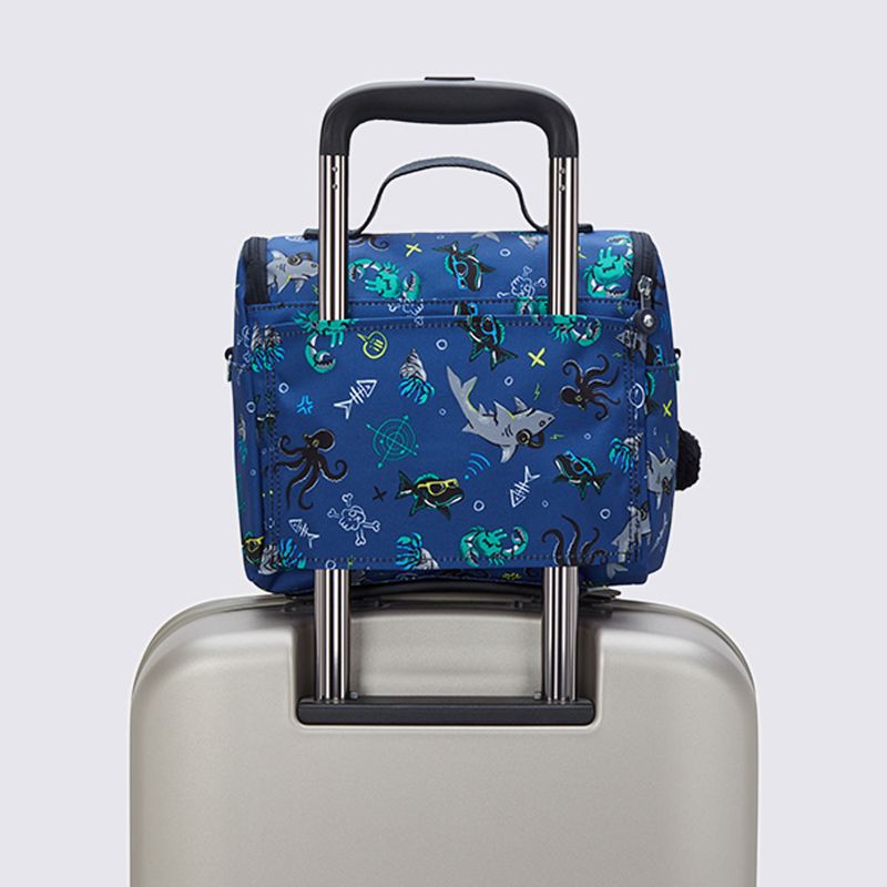 I574973L-Lancheira-Kipling-New-Kichirou-Estampado_versao-7