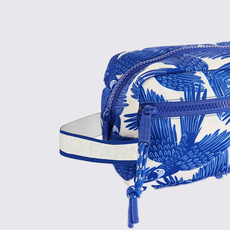 78327196-Necessaire-Farm-Amo-Voo-das-Araras-Azul_V3jpg
